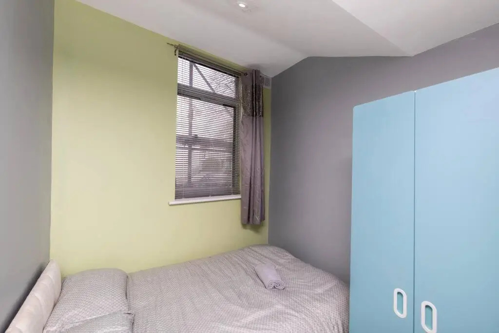 Luxury Living - Lovely 1 Bedroom Apartment