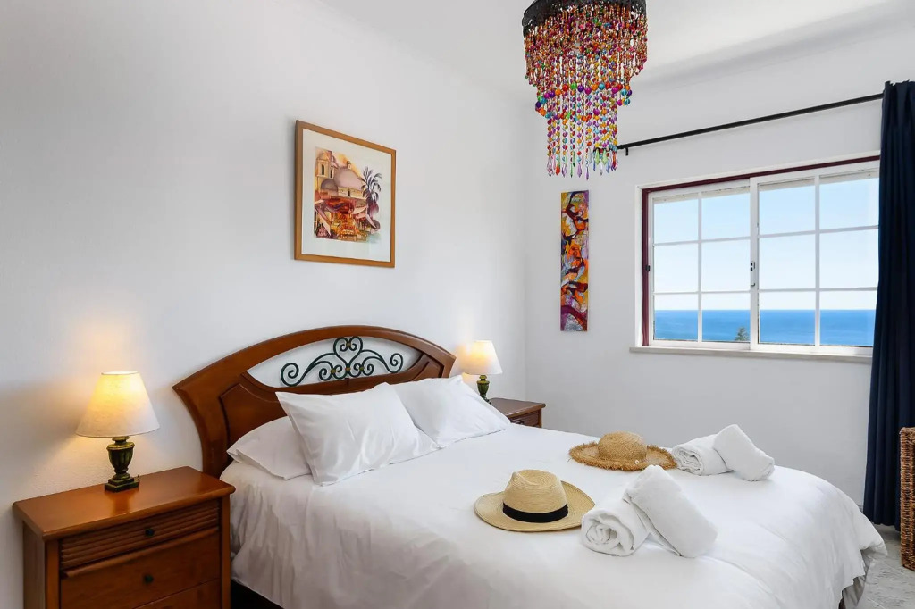 Top Floor Ocean View Apartment – Near Beach Luz