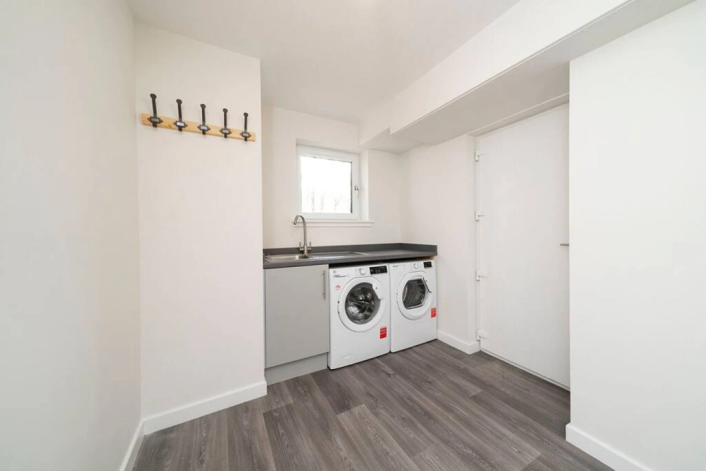 West Queen Street Apt - The Luxe Life