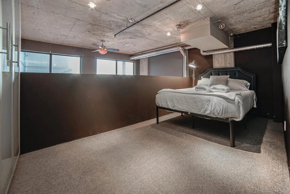 Charming 1BR W Sofa Bed and Private Balcony