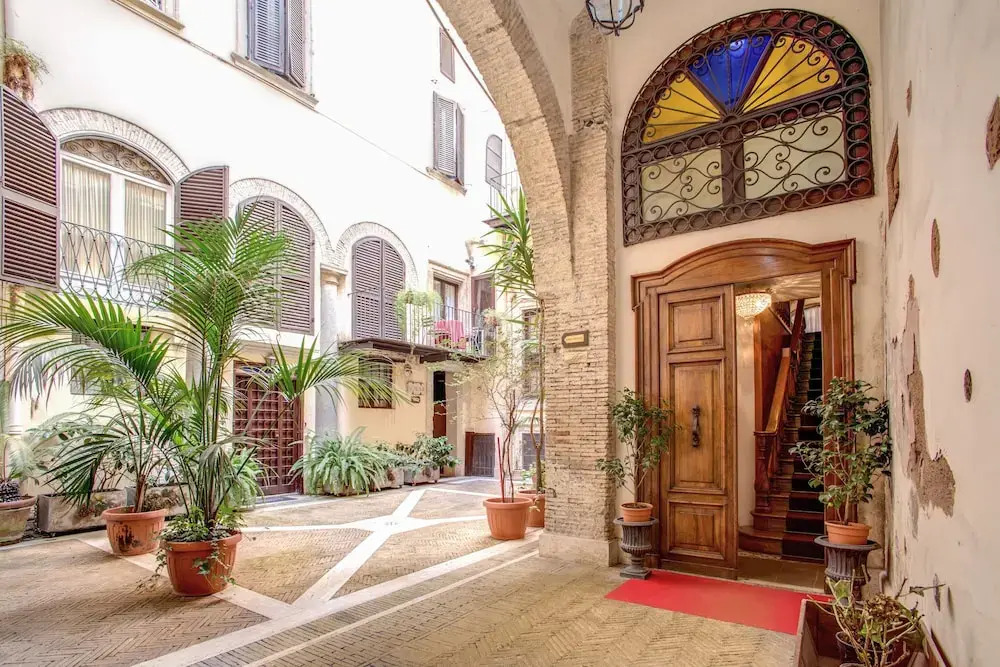Navona Garden Da Vinci I