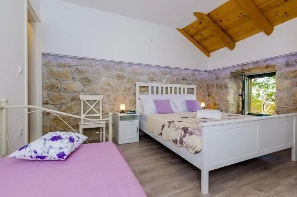 Villa Luciana - Two Bedroom Villa With Swimming Pool and Sea View ID Direct Booker 7957