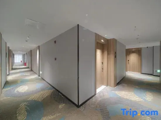 Yeste Hotel (Du'an High - speed Railway Station Binjiang Zhuangyuan Food Street Branch)