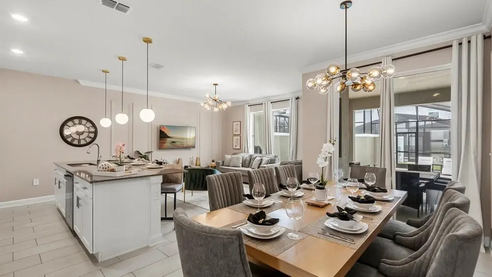 Contemporary Townhouse w BBQ & Pool Sleeps 12