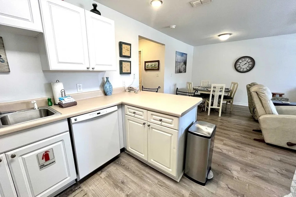 Alabama Sands 4 2 Bedroom Condo by RedAwning