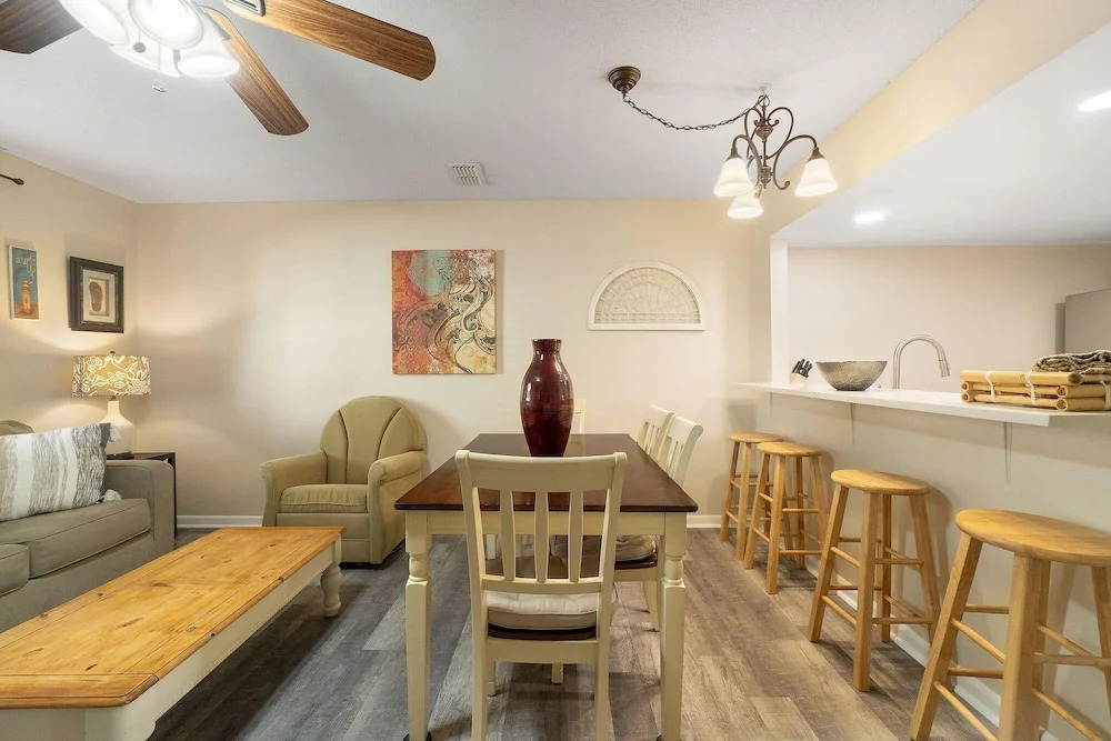 Gulf View Condos by Hosteeva