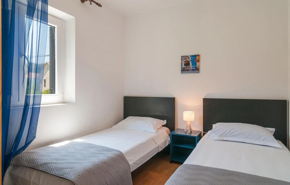 Nice Apartment in Sutivan With Wifi and 2 Bedrooms