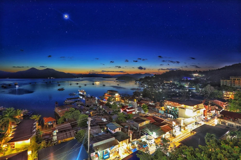 Sunburn Suites Coron