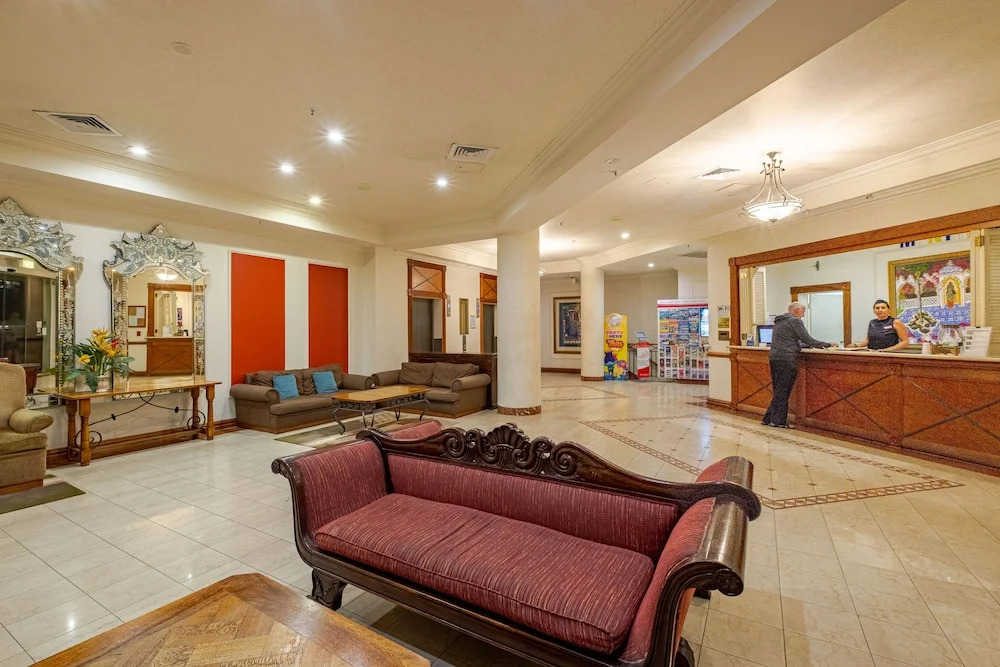 Resort-Style Apartment Opposite Beach