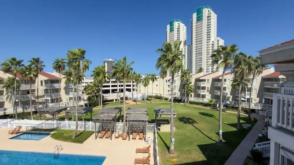 Fresh &bright 1br Condo Poolview & Steps To Beach 1 Bedroom Condo
