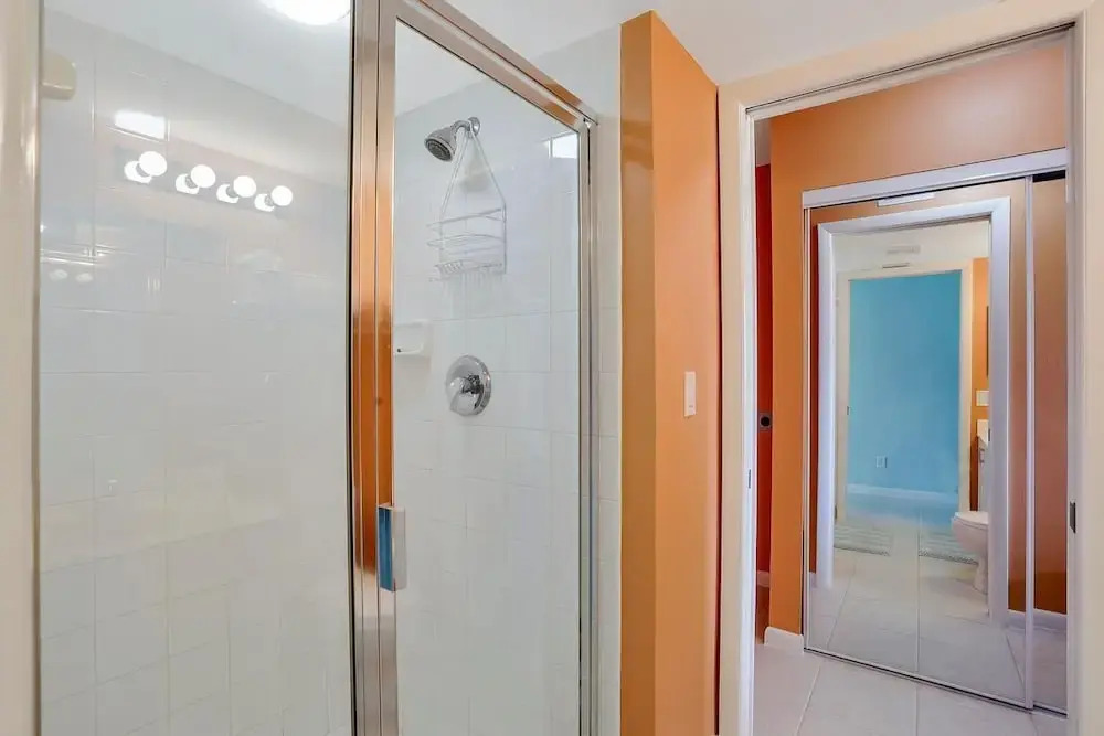Breezy Condo With Deluxe Pool and Private Beach Access