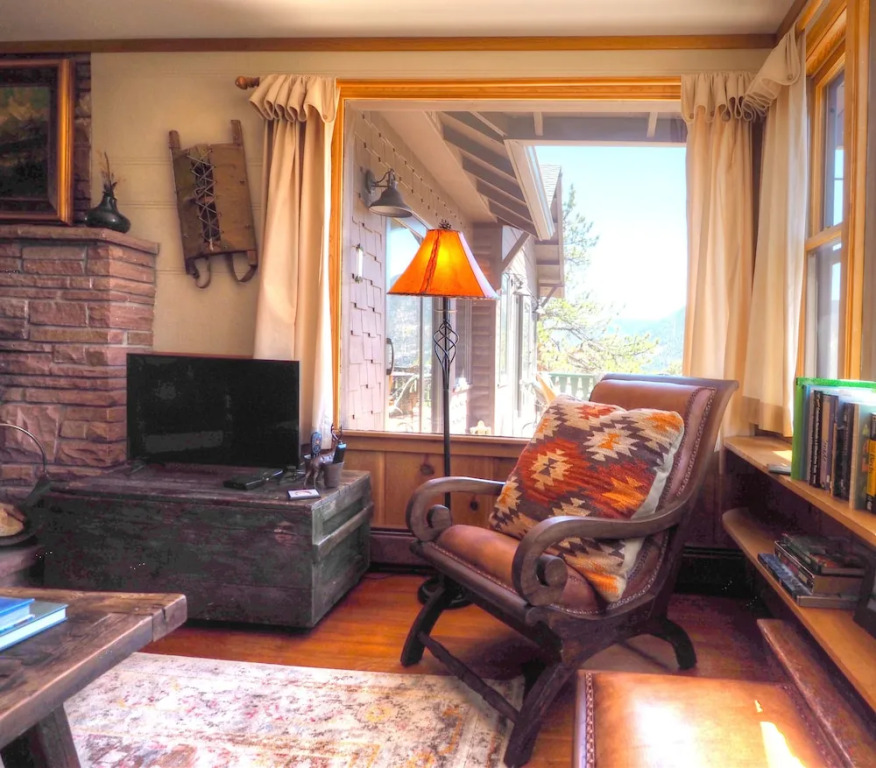 Longs Peak Lookout Cabin - 3 Br Cabin