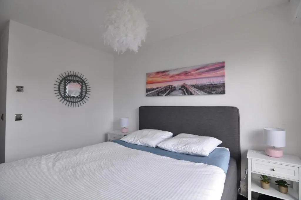 Gorgeous one-bedroom apartment with terrace and sea view