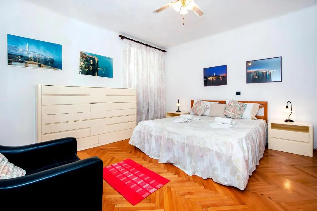 Carera Seaview Apartments