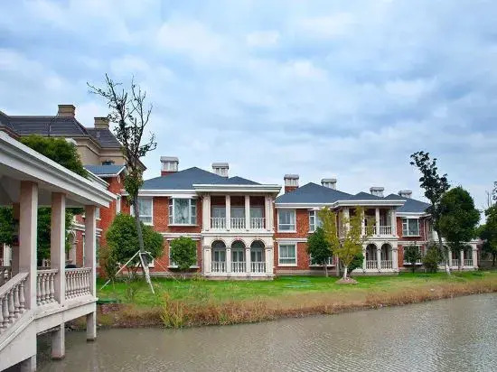 Rose Manor