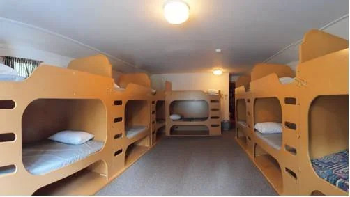 HI Castle Mountain - Hostel
