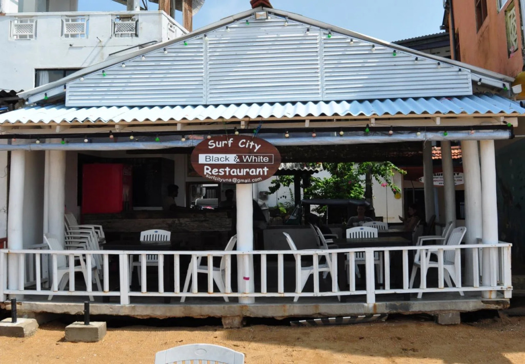 SURF UNA BEACH HOTEL