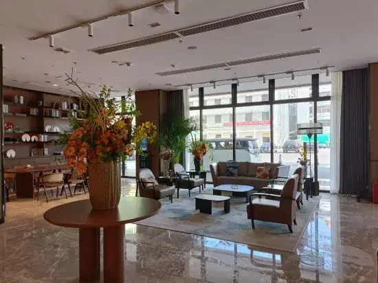 Golden LEAF Hotel