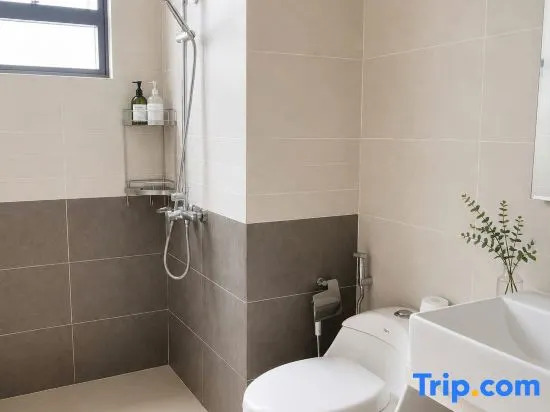Sun Avenue Corner 3BR | 15 to Opera House