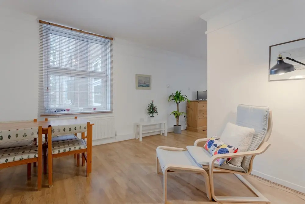 2 Bedroom Apartment in Wapping