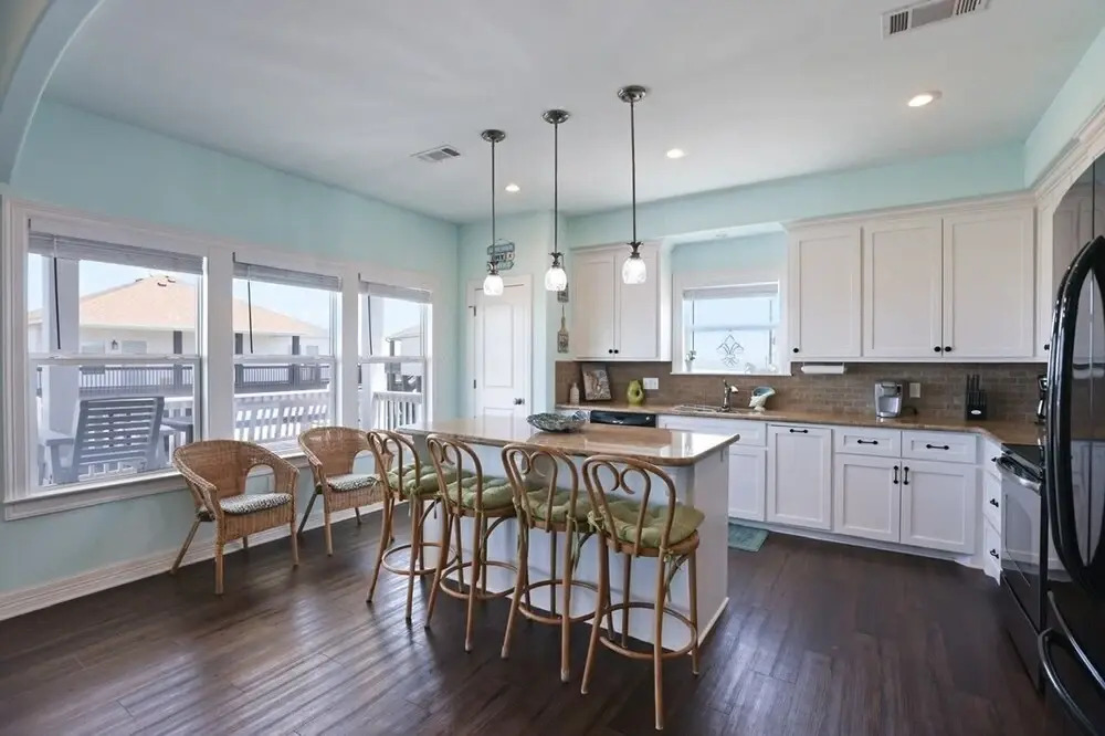 Miss Molly's 2 Bedroom Home by RedAwning