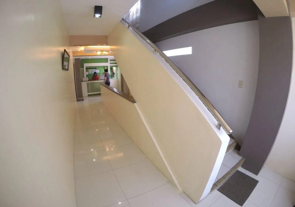 Bridge Way Hotel