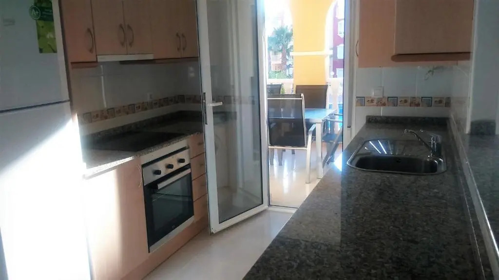 Beautiful 3 bed, 2 bath modern apartment