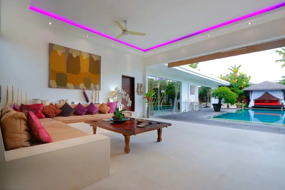 Elegant Private Villa, 3 BR, Seminyak With Staff