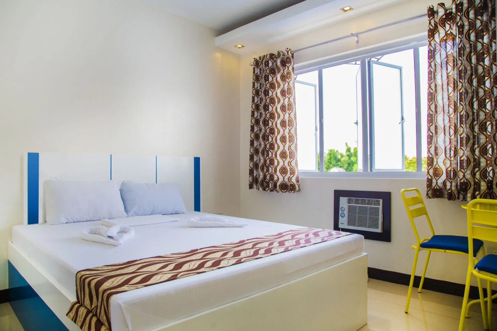 Cool Breeze Hotel and Villas