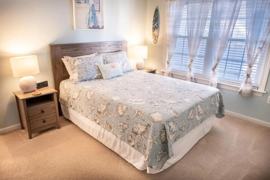 Shore Club Cottage 9684