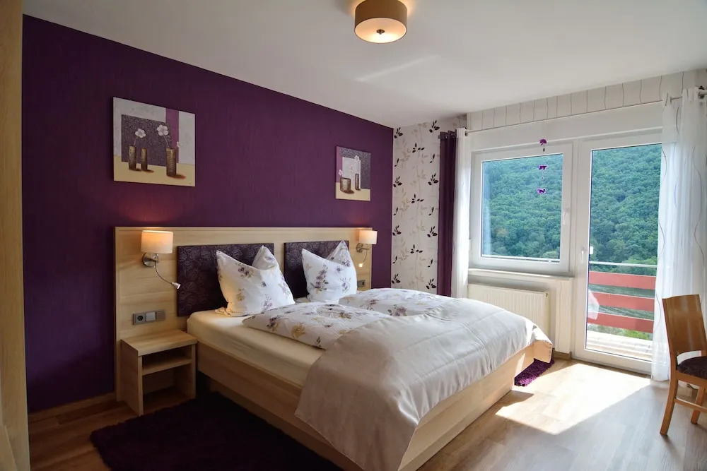 Hotel-Restaurant-Weingut Kapellenhof