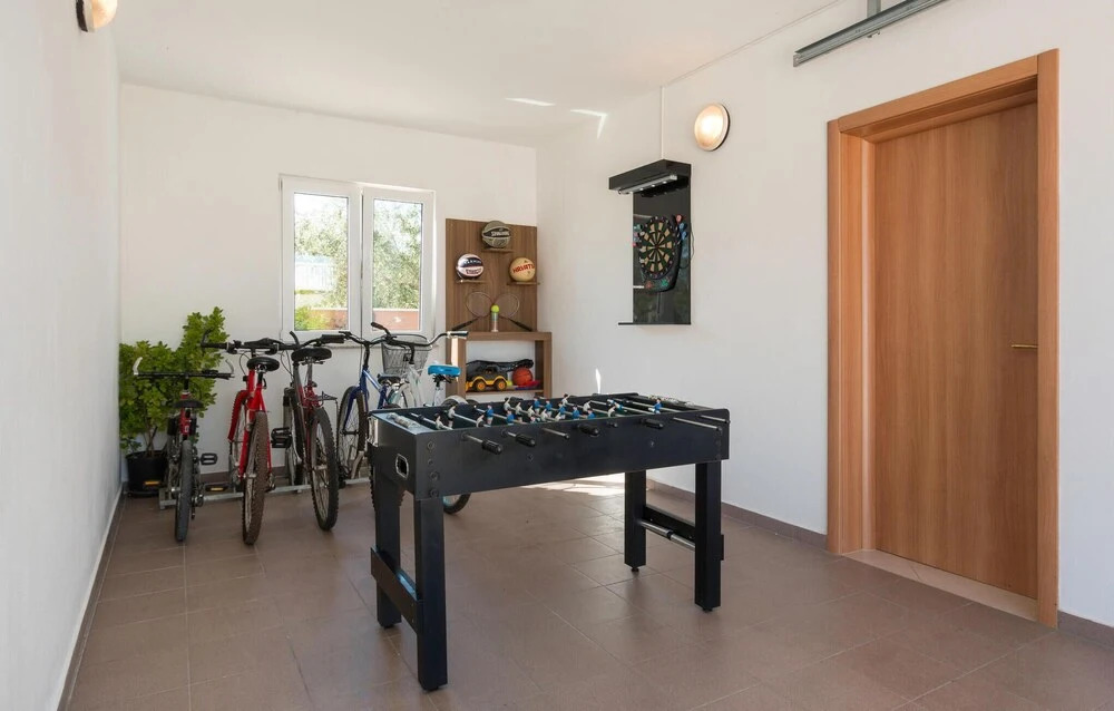 Awesome Home in Loborika With Wifi and 3 Bedrooms