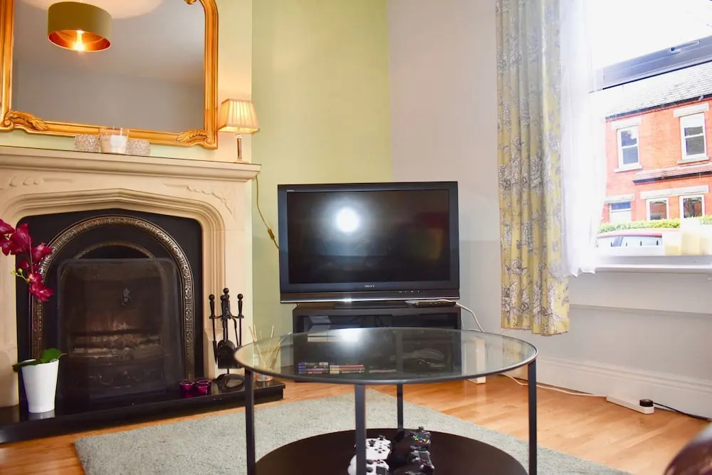 Traditional 4 Bedroom Home in Trendy Ranelagh