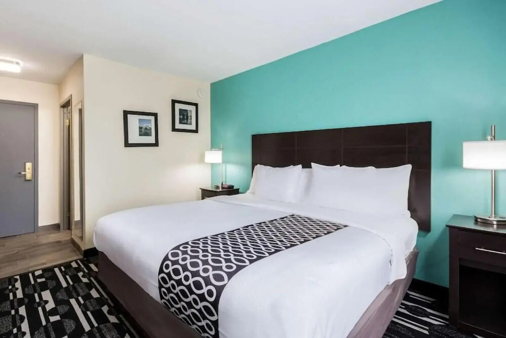 Clarion Inn & Suites Convention Center Near Bricktown