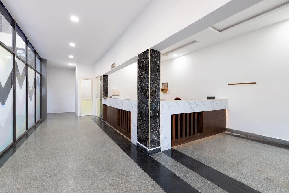 Capital O 41866 Hotel Metro Palace