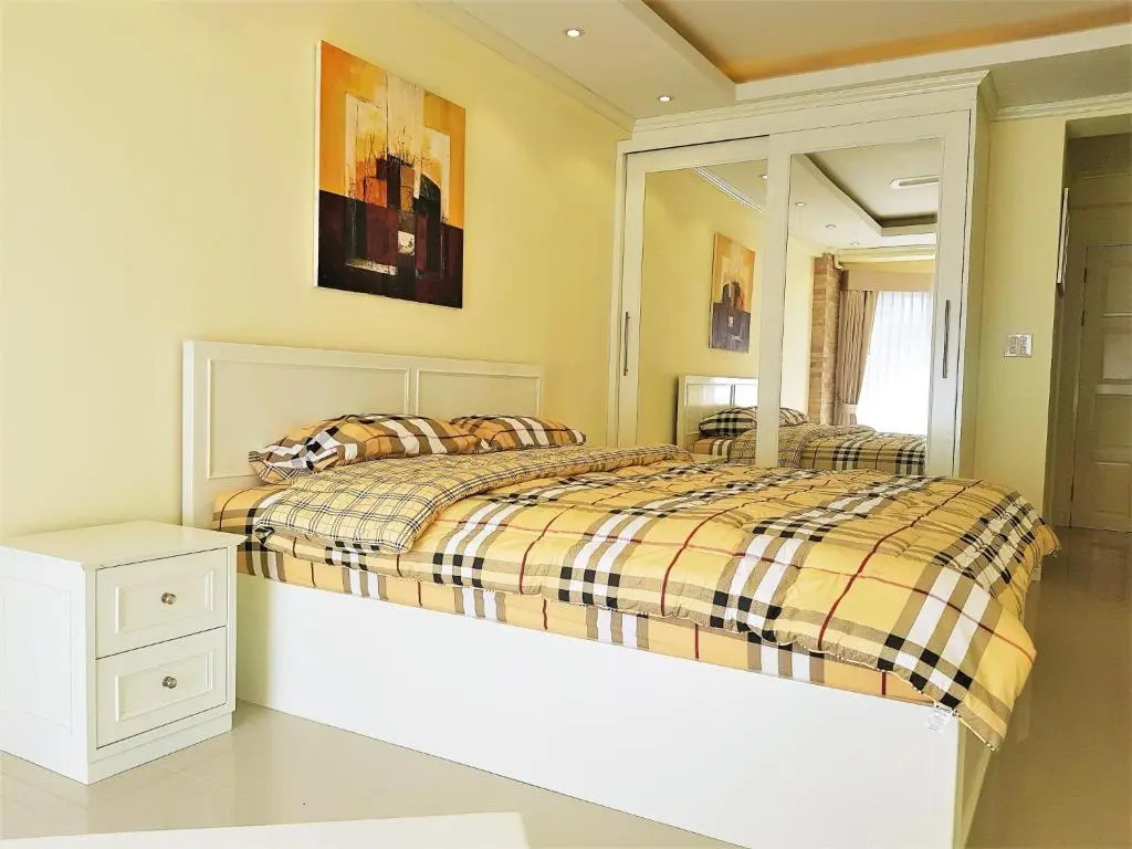 12th Floor Studio Apartment at Jomtien Beach Condominium