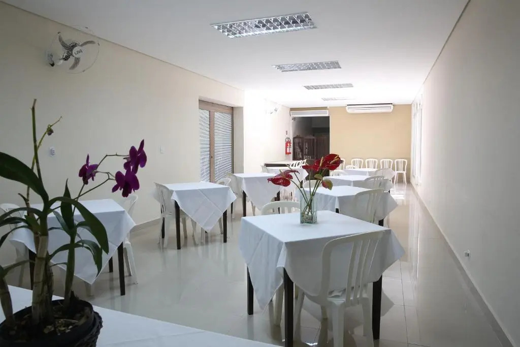 Regis Hotel I
