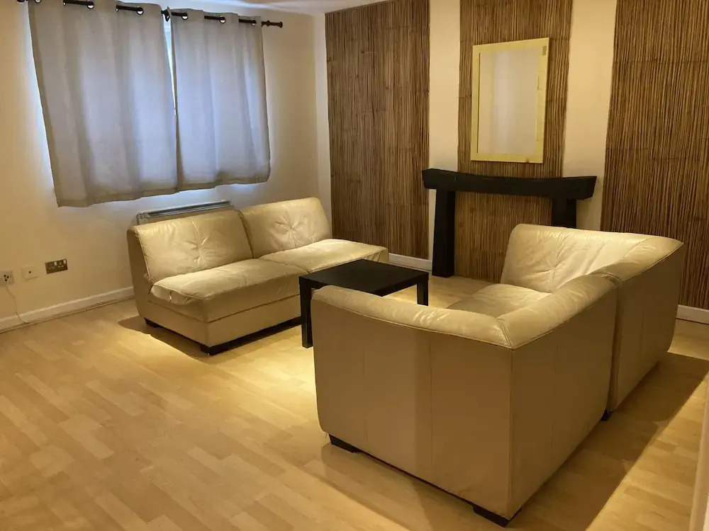 Spacious 2 Bed Apartment in Birmingham