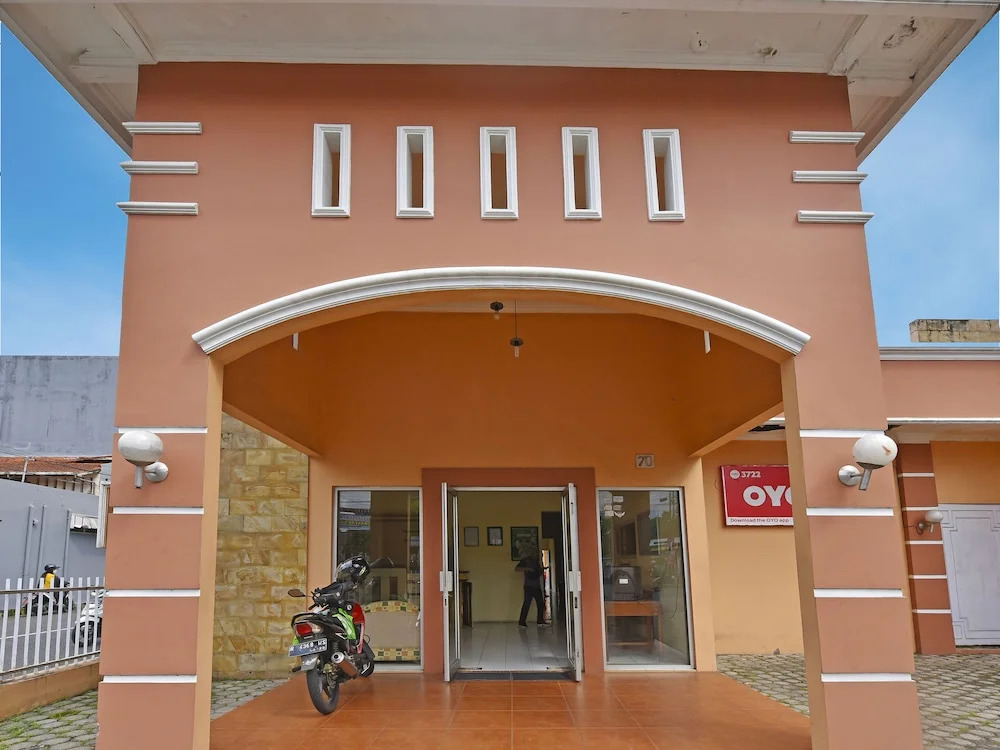 Hotel Mutiara by OYO Rooms