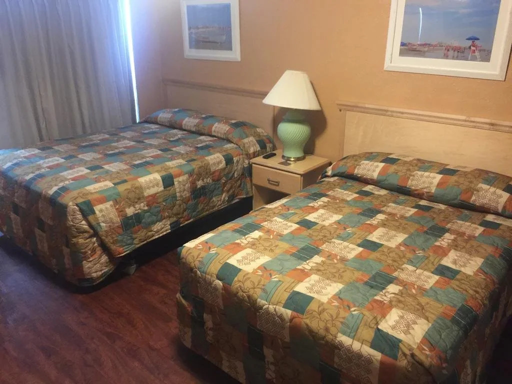 Surfcomber Motel