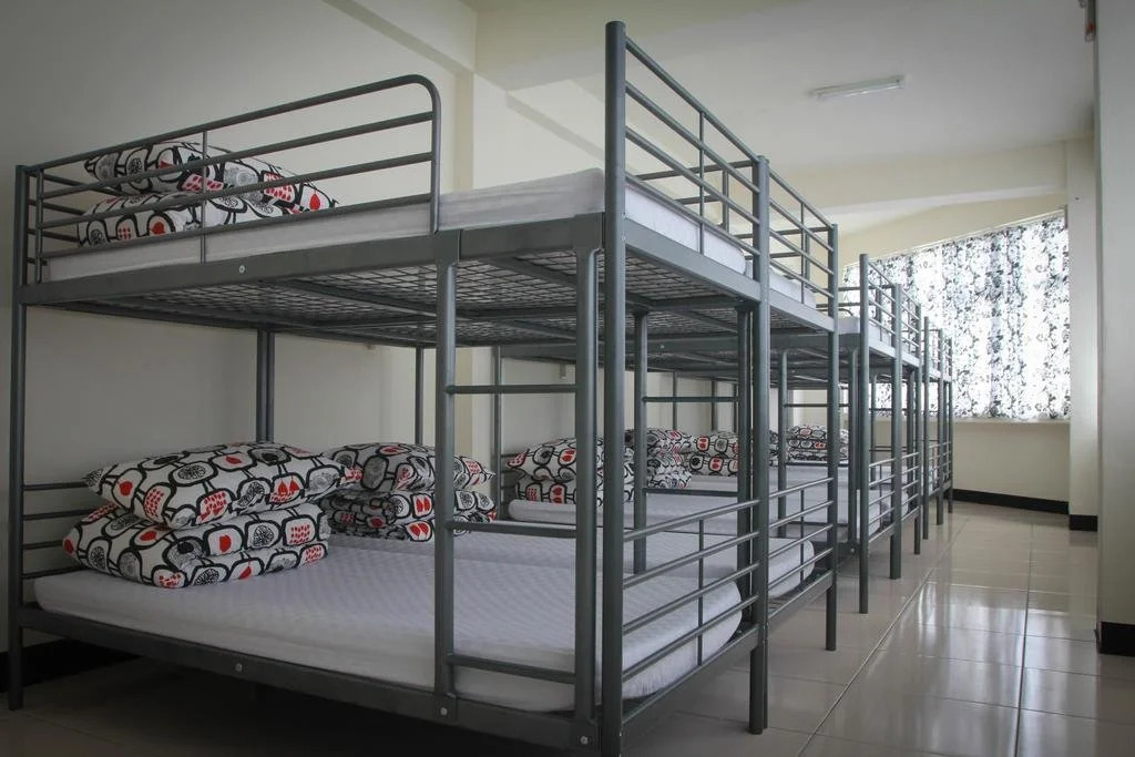 Hostel Who Knows
