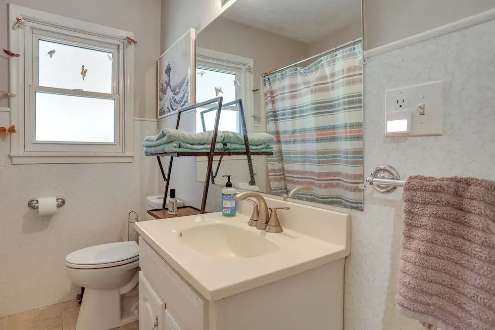 Apt 3 Mi to Dtwn Ogden! Pet-friendly Backyard