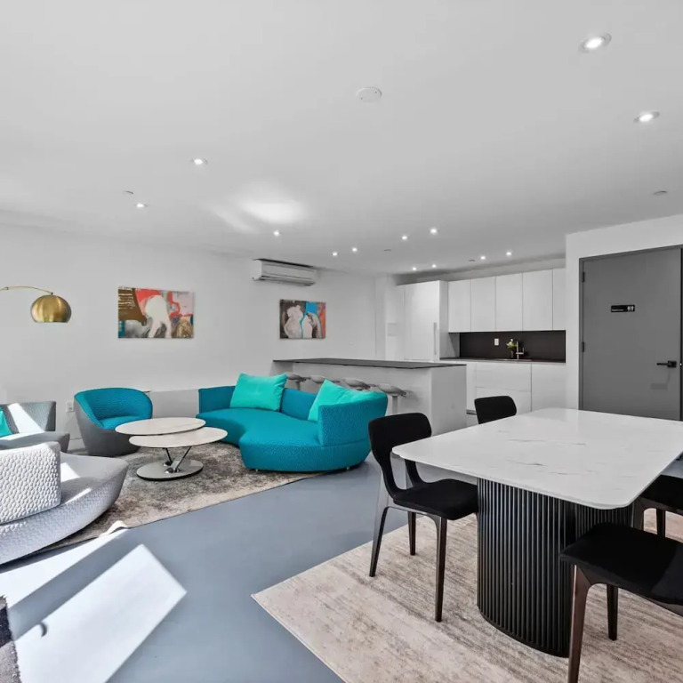 Riverbank I by Rove Travel 1BR UWS Townhome