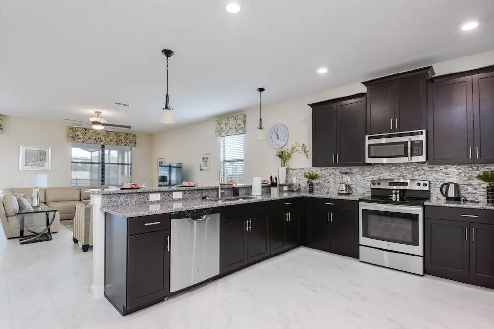 9153 Davenport - 8 Br Home