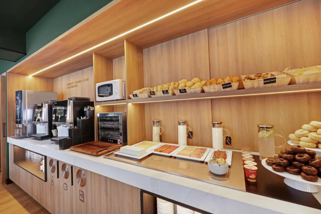 B&B HOTEL Santiago Milladoiro