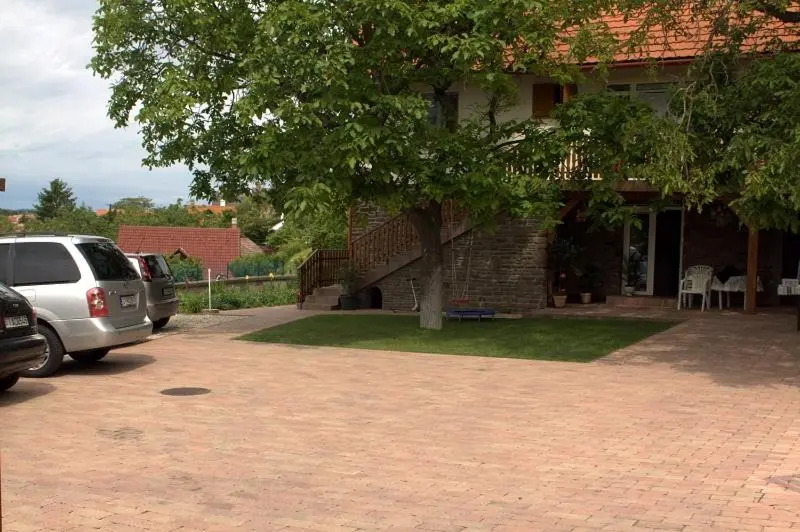 Tó apartman