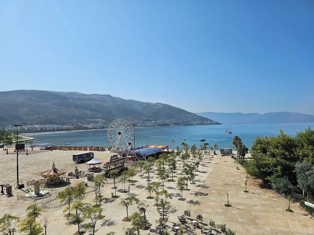 Holiday 2-bed Apartment Seaview