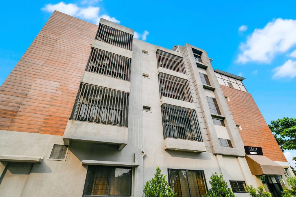 Super Collection O Indore Near Omax City 1