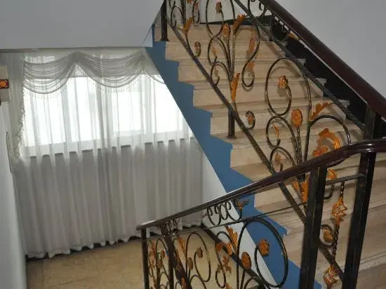 Q+ Jiuhuashan Hongyunlou Grand Hotel