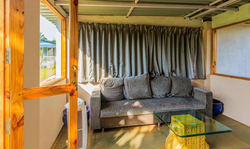 Treebo Lands End Beach Resort - 100m From Morjim Beach